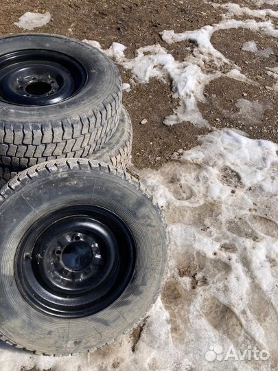 Goodyear 4x4 UG Ice Navi 235/75 R15 20M