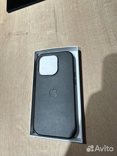 Чехол на iPhone 14 pro кожаный