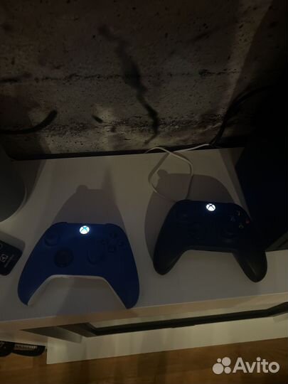 Xbox series x +2 геймпада