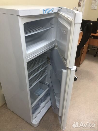 Холодильник Indesit T14R.024 (неисправен)