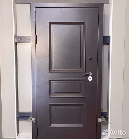 Входная дверь