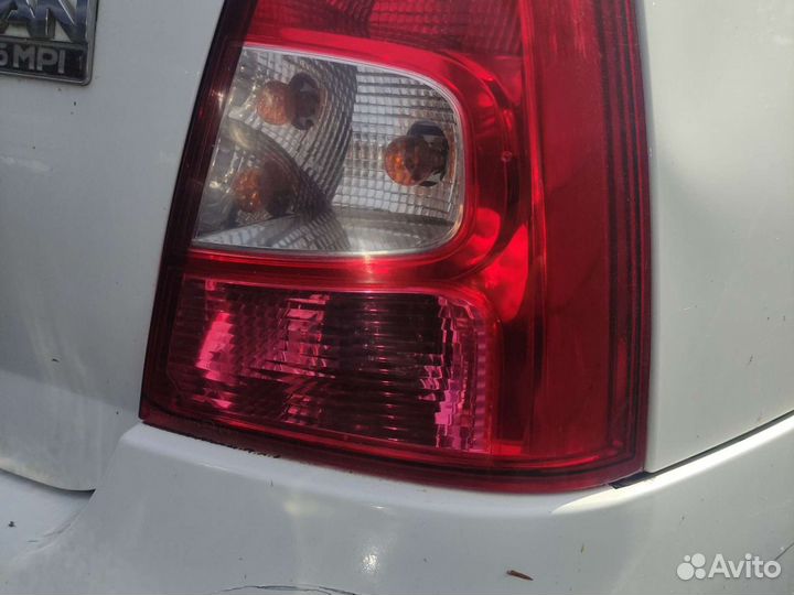 Фонарь задний правый Renault Logan