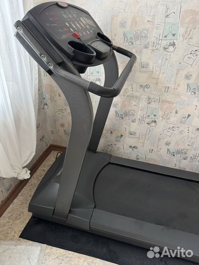 Беговая дорожка Life fitness 3t base