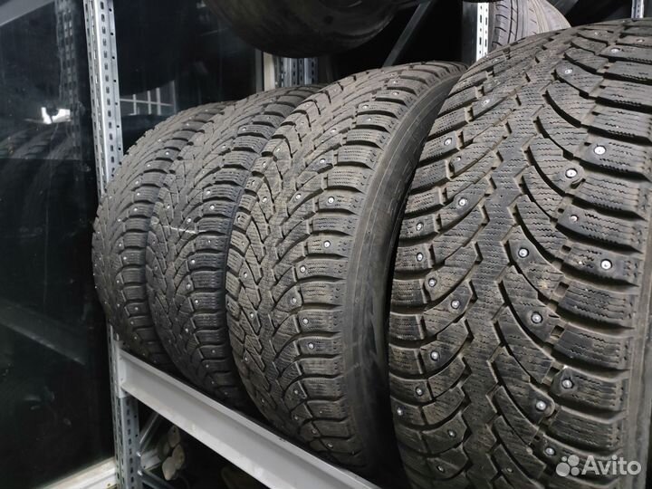 Pirelli Formula Ice 235/65 R17 108T