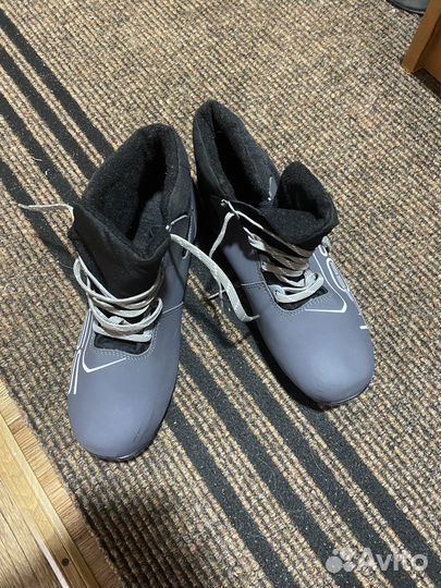 Лыжные ботинки