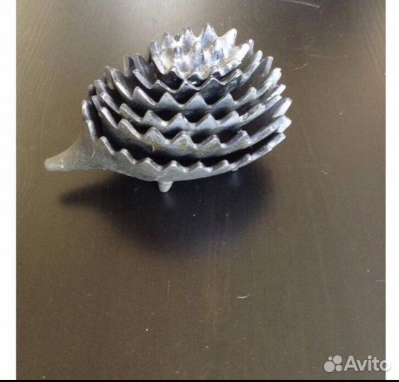 Чугунная пепельница