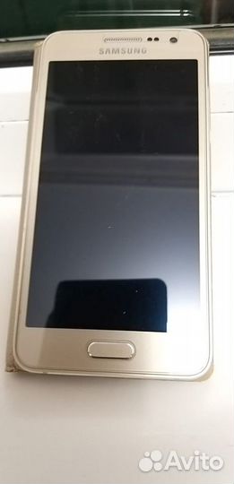 Телефон Samsung Galaxy A3