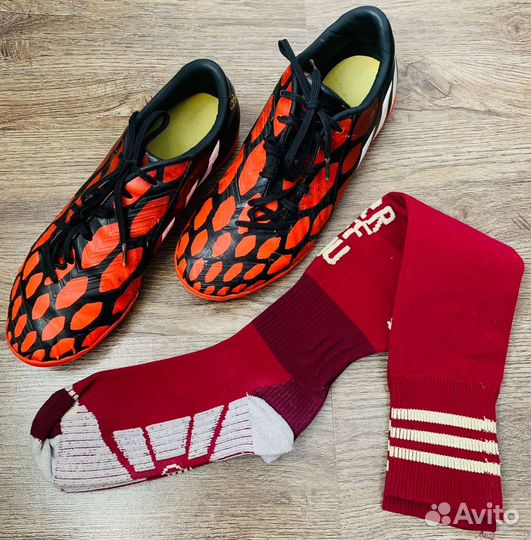 Бутсы adidas. Гетры футбольные