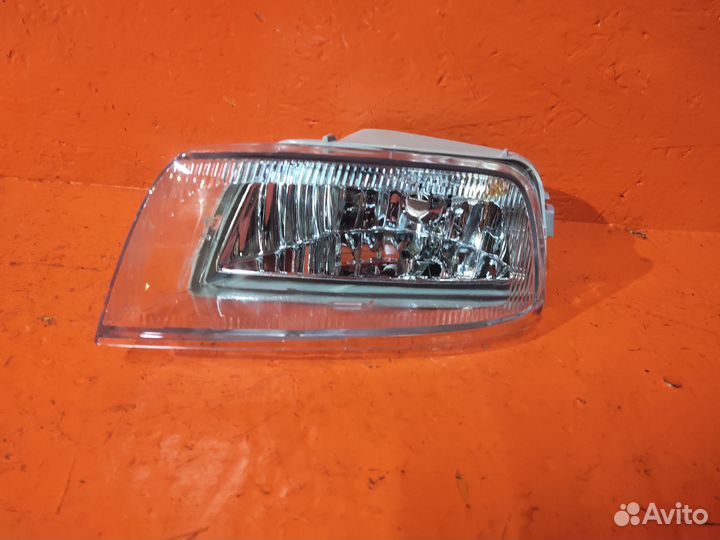 Туманка левая toyota premio T24