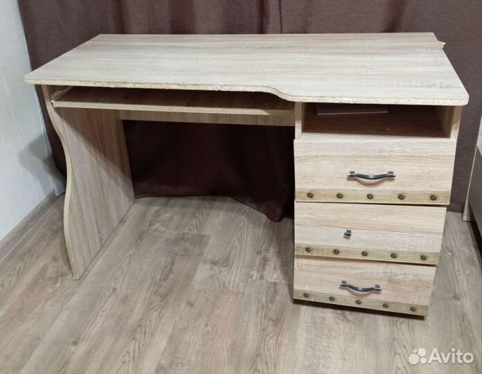 Компьютерный стол