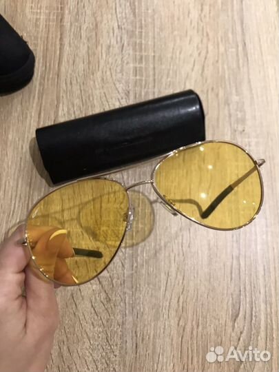 Очки солнцезащитные и чехол