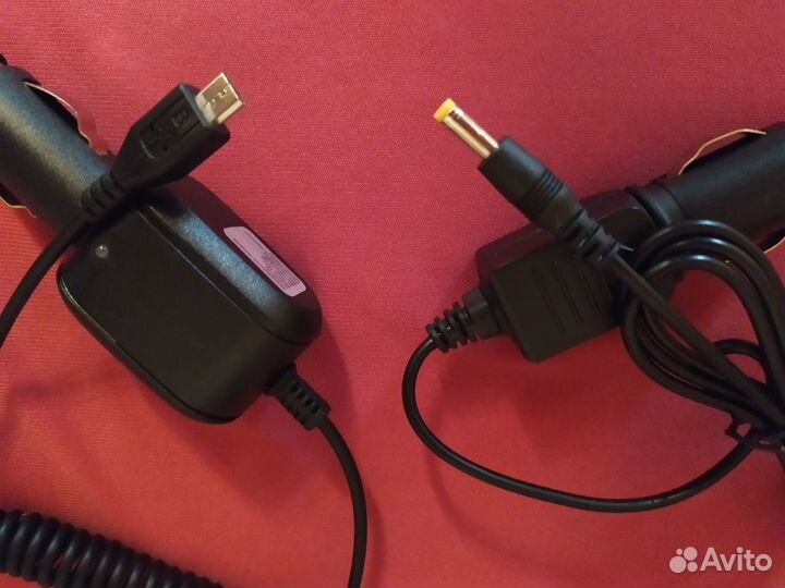 Автомобильное зарядное устройство для телефона