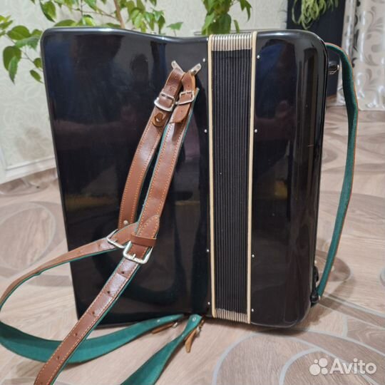 Аккордеон Красный партизан