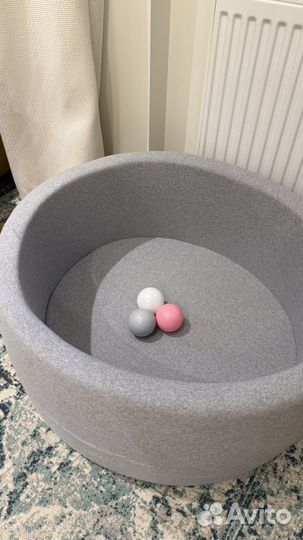 Сухой бассейн с шариками