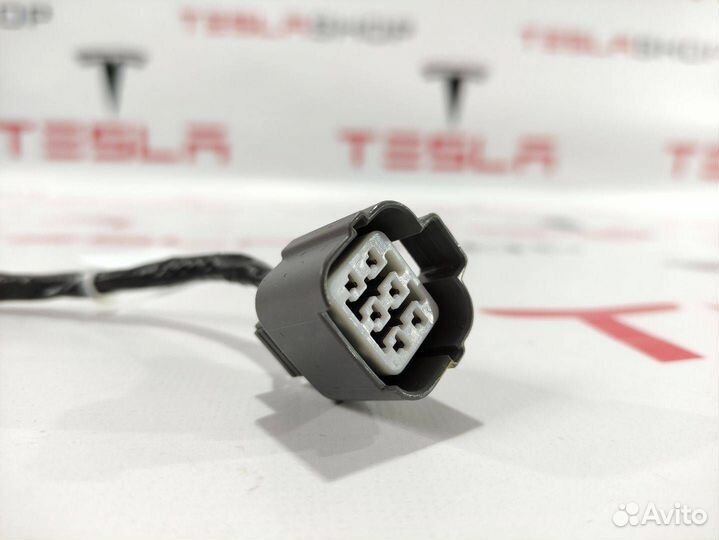 Разъем (фишка) проводки Tesla Model S 2015