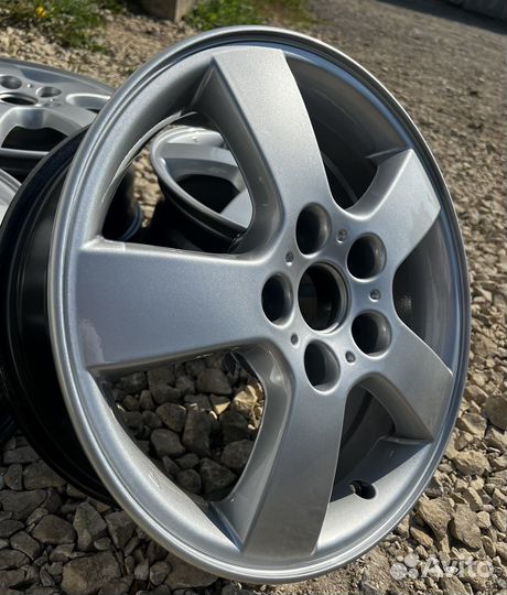 Оригинал Hyundai R16 (100)