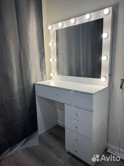 Гримерный столик