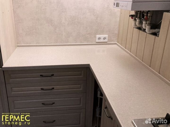 Столешница для кухни со стеновой из камня m2