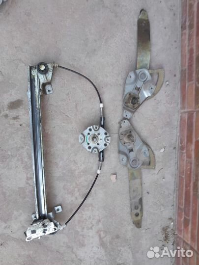 Стеклоподъемник задний