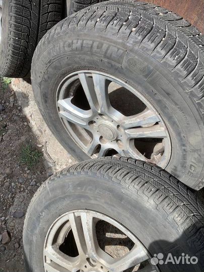 Michelin X-Ice XI3 215/65 R15