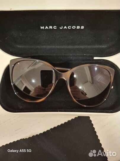 Солнцезащитные очки женские брендовые