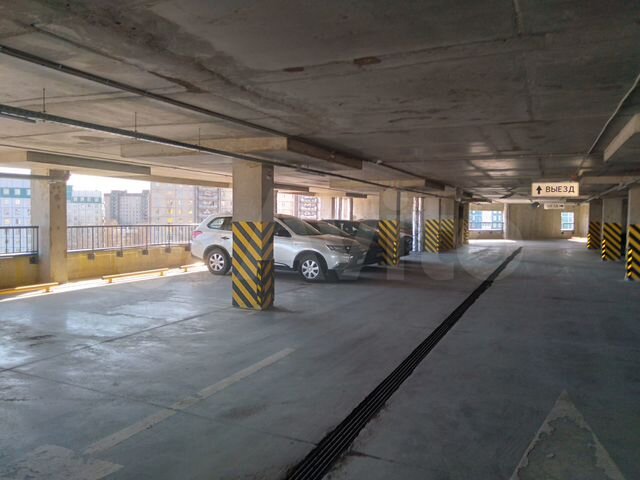 Машиноместо, 13 м²