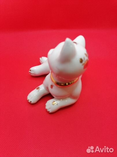 Фарфоровый статуэтки верблюд и котенок