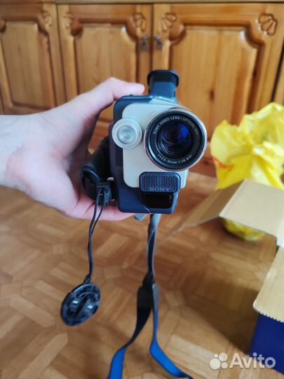 Видеокамера sony кассетная