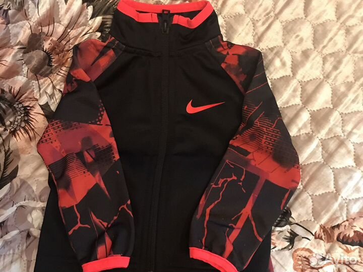 Спортивный костюм