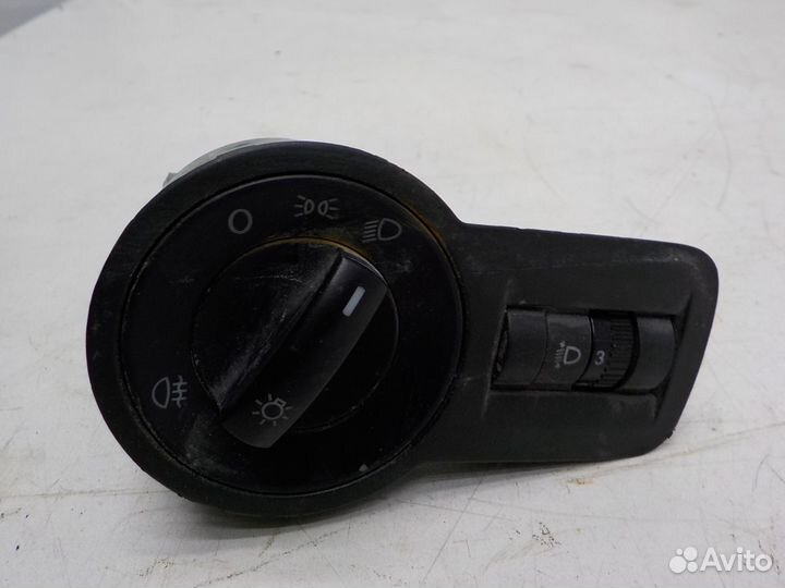 Блок управления освещением на Volkswagen Polo (Sed