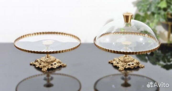 Тортница на ножке