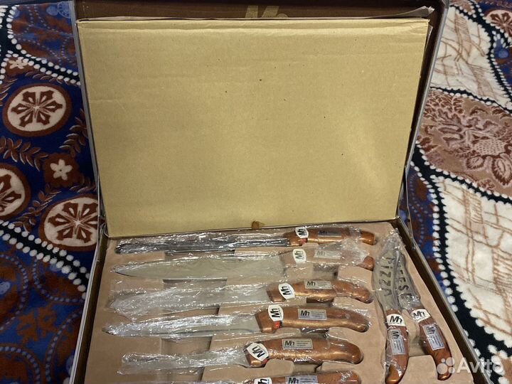 Набор ножеей и вилок в чемодане Millerhaus