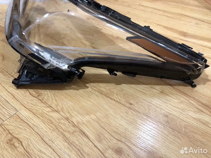 Стекло фары передней левой Lexus LX 3