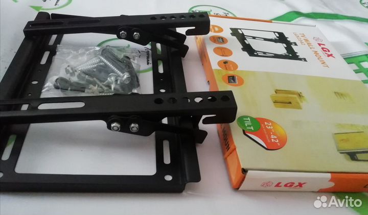 Кронштейн для телевизора наклонный 22-42