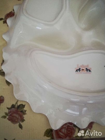 Менажница фарфоровая