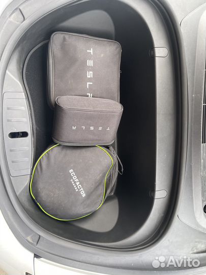 Tesla Model 3 AT, 2019, битый, 17 644 км
