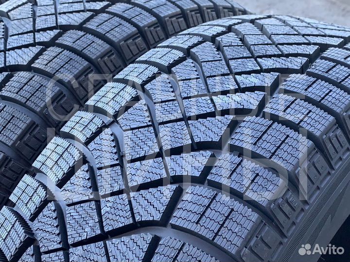 Pirelli Ice Zero FR 225/60 R18 104T