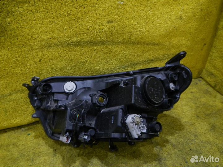 Фара правая Toyota RAV4