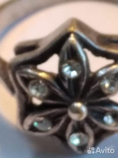 Кольцо с фианитами. Jenavi