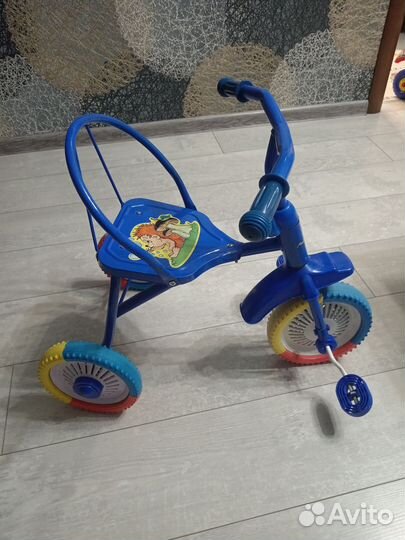 Детский трехколесный велосипед