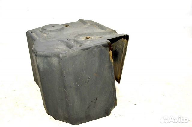 Защитная крышка нижних клапанов под ящиком аккумул