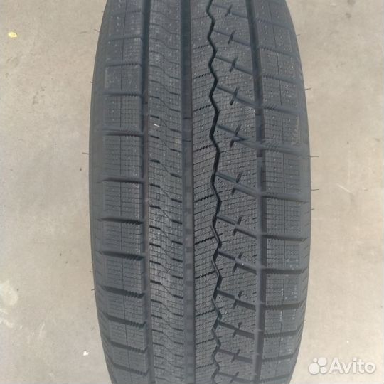 Sailun Ice Blazer Arctic 215/50 R17 91T
