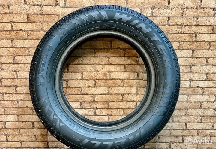 Pirelli Winter Carving Edge 195/60 R15