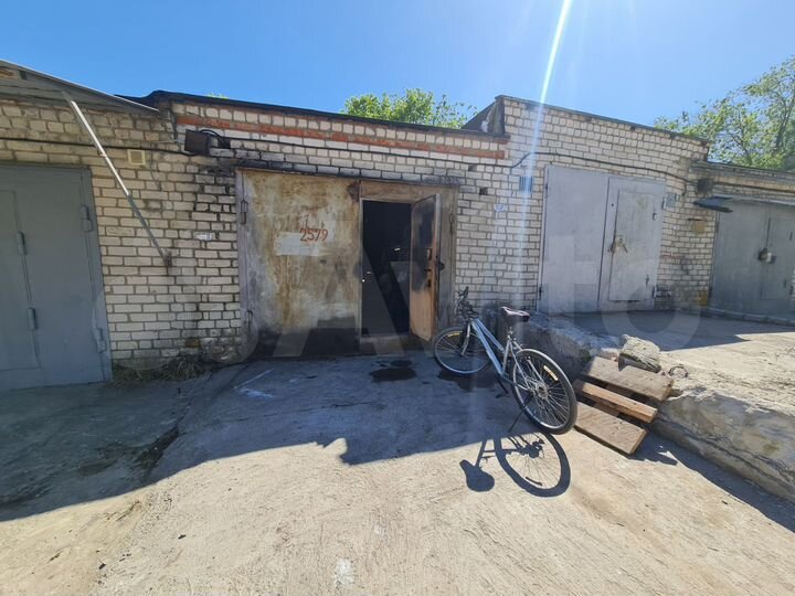 Гараж, > 30 м²