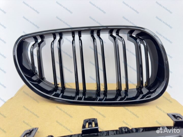 Решетка радиатора BMW E60 черный глянец