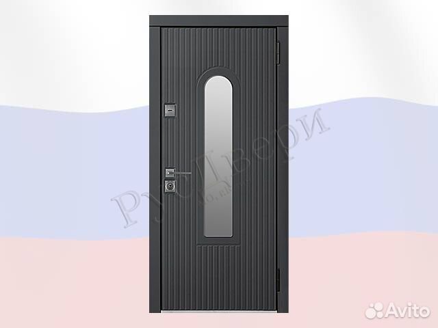Металлическая входная дверь с окном для улицы