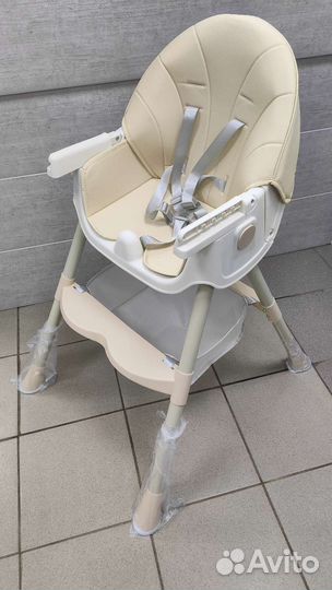 Стул для кормления бежевый