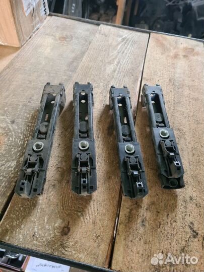 Механизм регулировки ремня безопасности Volkswagen