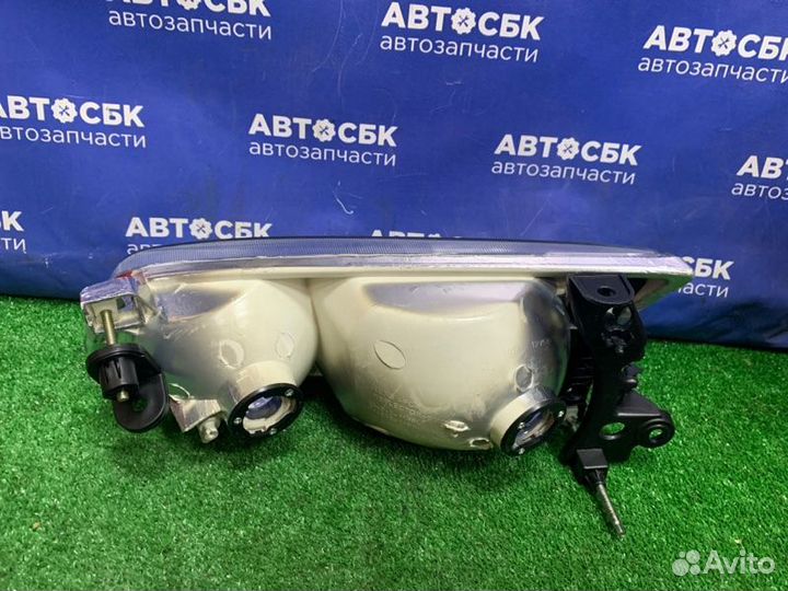 Фара передняя правая Toyota Camry Gracia MCV21