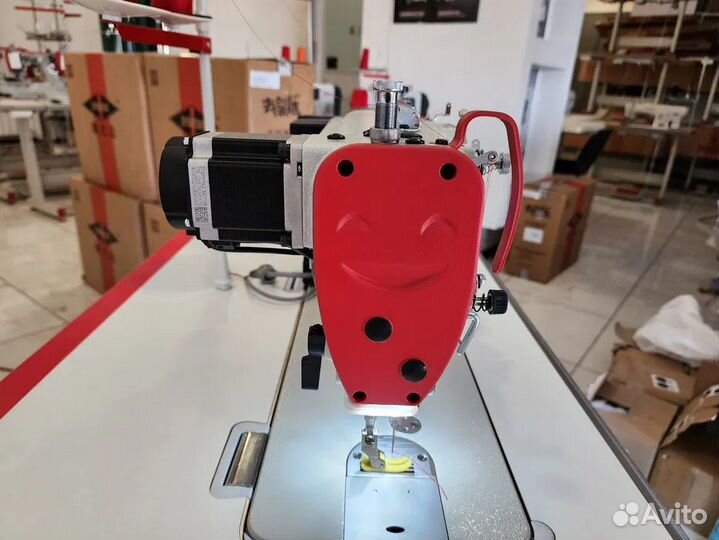 Прямострочная промышленная швейная машина